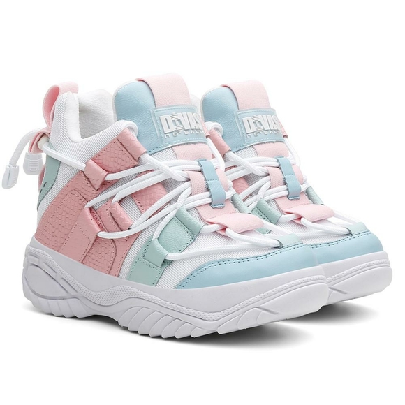 Premium Sneakers - Picture 1 of 6